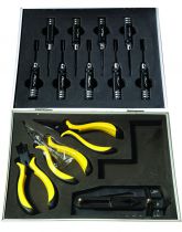 VALISE D\'OUTILS DE MODELISME (13 PIECES)